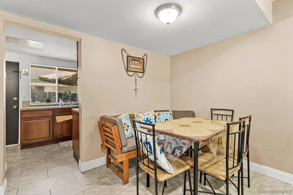 955 Amistad Pl #C El Cajon, CA 92019