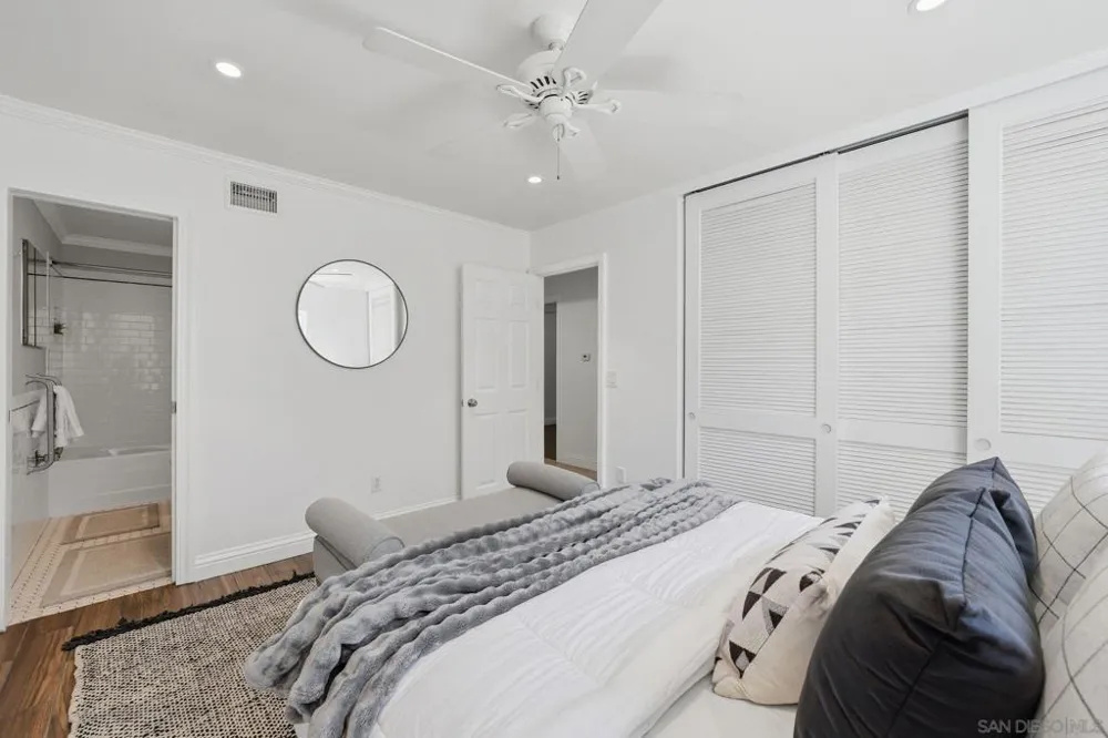 2007 Park Dale Encinitas, CA 92024