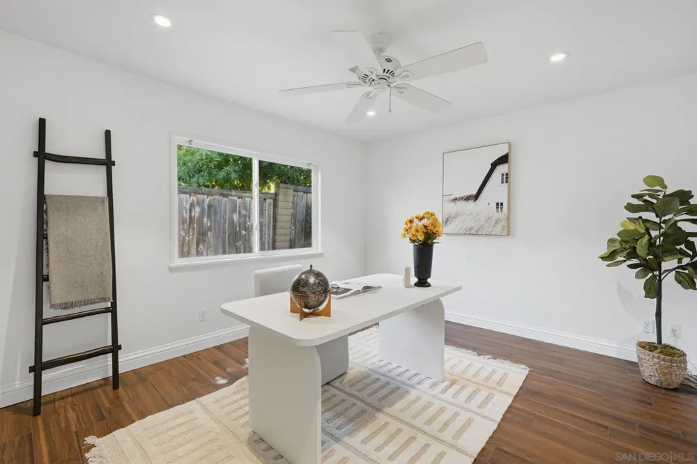2007 Park Dale Encinitas, CA 92024