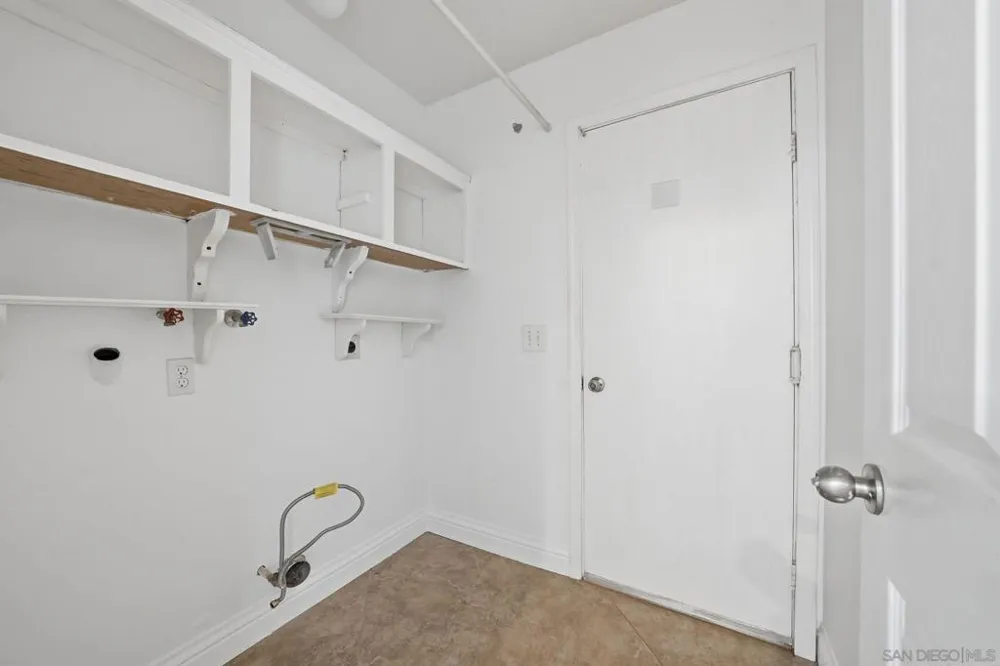 2007 Park Dale Encinitas, CA 92024