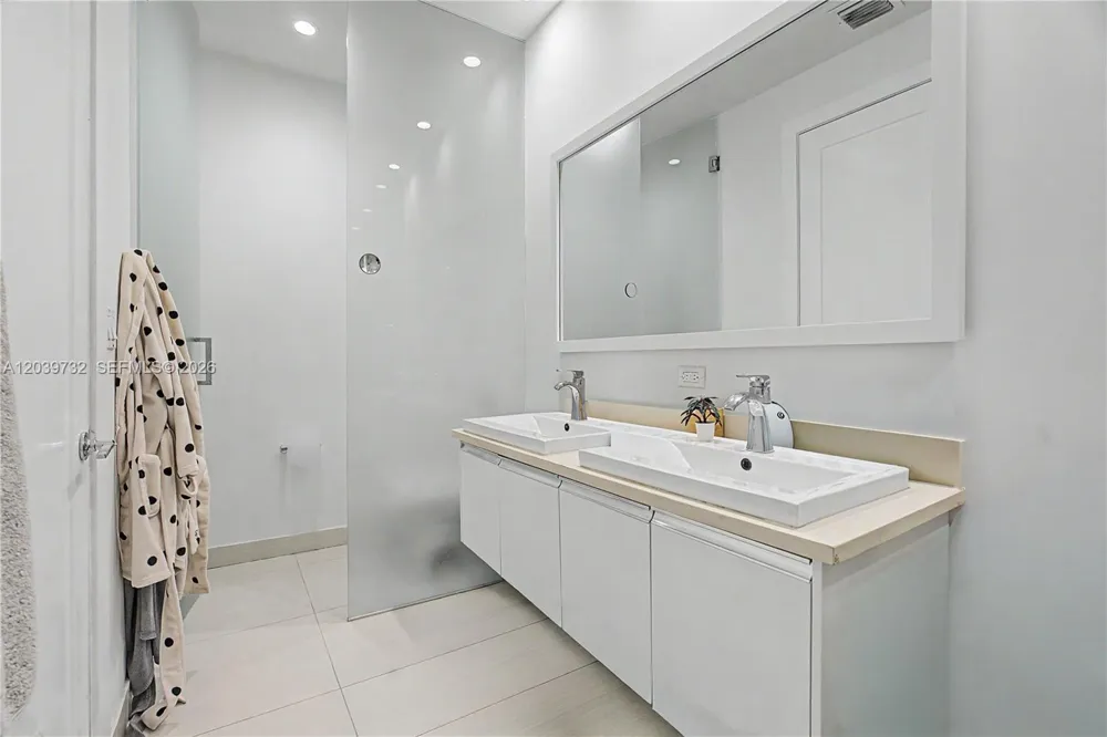 10260 NW 63 Terrace #213 Miami, FL 33178