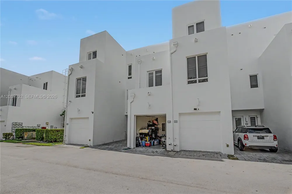 10260 NW 63 Terrace #213 Miami, FL 33178