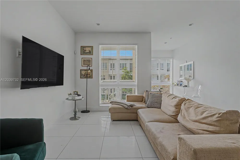 10260 NW 63 Terrace #213 Miami, FL 33178