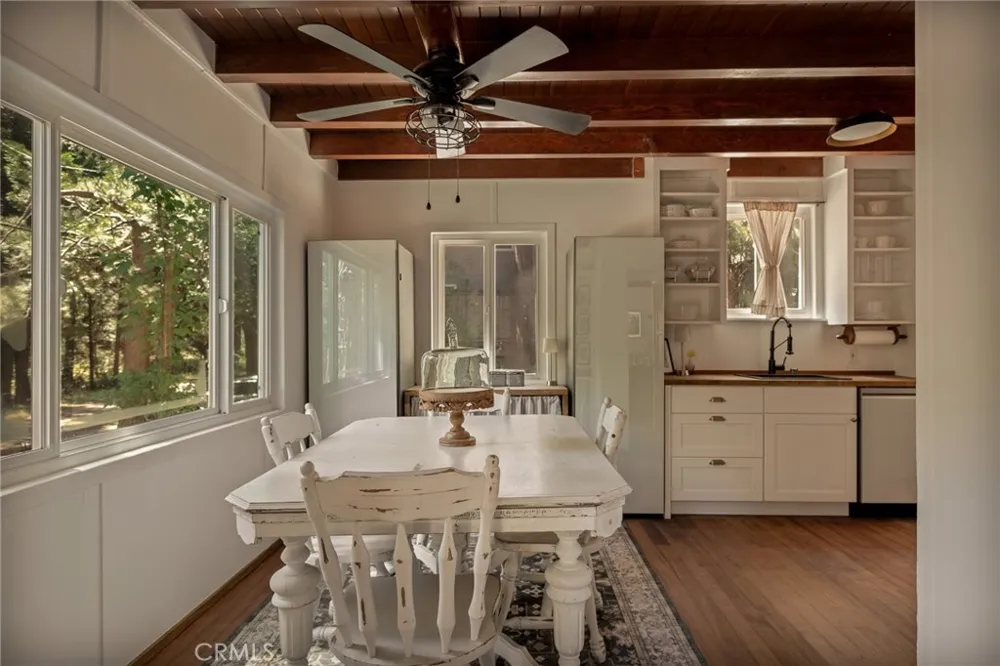 27689 Rim Of The World Drive Lake Arrowhead, CA 92326