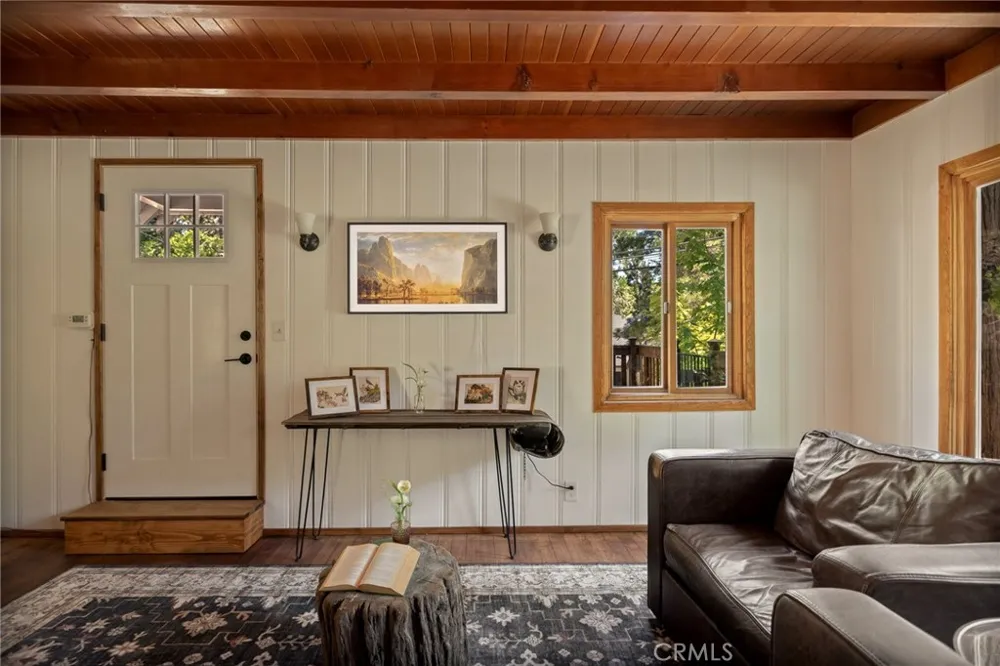 27689 Rim Of The World Drive Lake Arrowhead, CA 92326