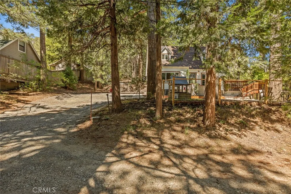 27689 Rim Of The World Drive Lake Arrowhead, CA 92326