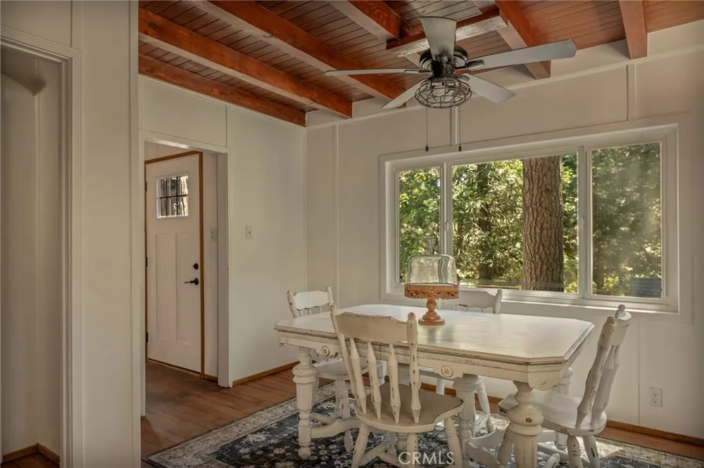 27689 Rim Of The World Drive Lake Arrowhead, CA 92326