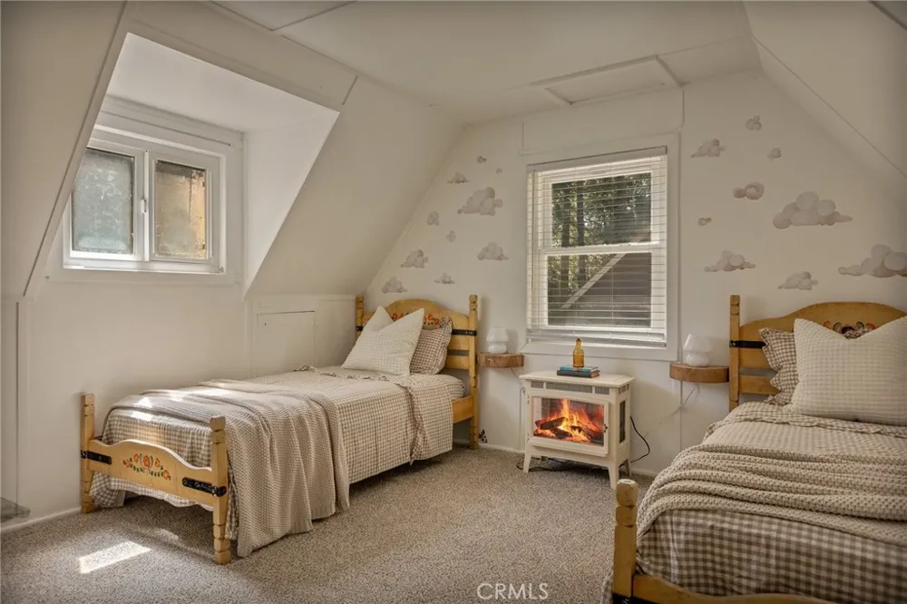 27689 Rim Of The World Drive Lake Arrowhead, CA 92326