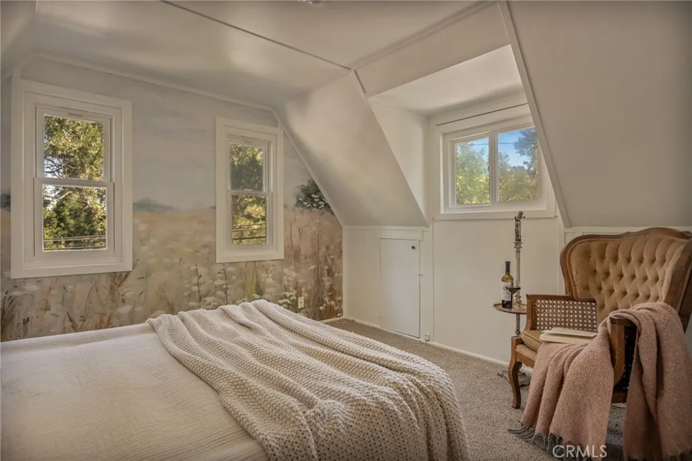 27689 Rim Of The World Drive Lake Arrowhead, CA 92326