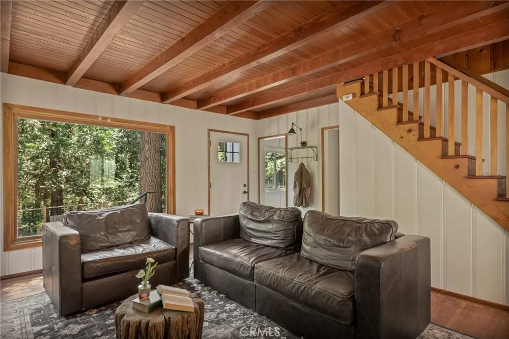 27689 Rim Of The World Drive Lake Arrowhead, CA 92326