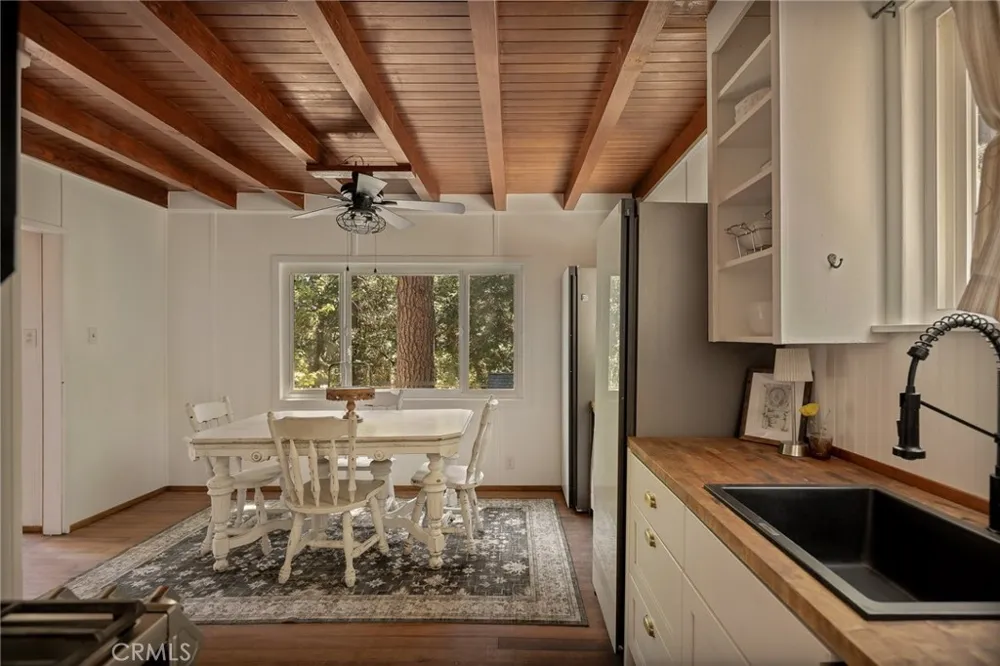27689 Rim Of The World Drive Lake Arrowhead, CA 92326