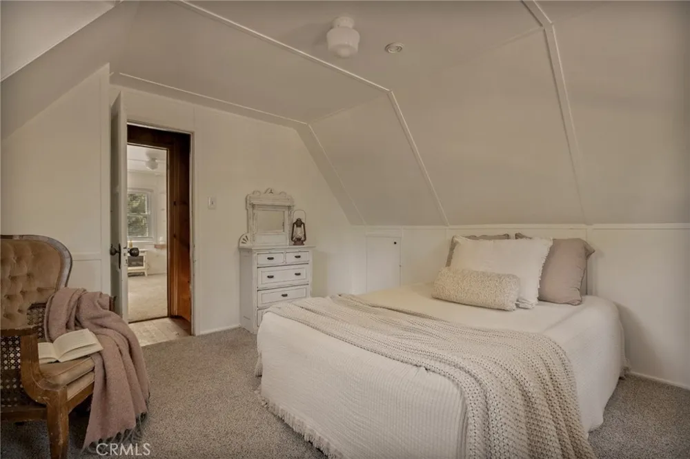 27689 Rim Of The World Drive Lake Arrowhead, CA 92326