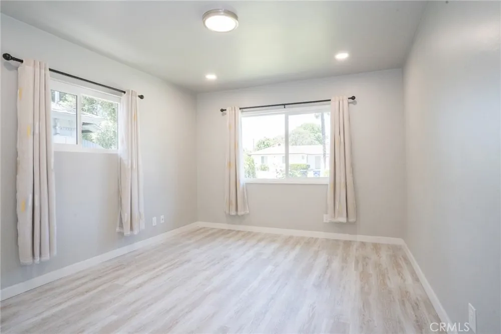 6152 Oak Temple City, CA 91780