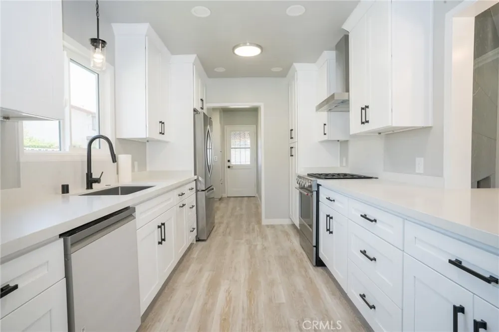 6152 Oak Temple City, CA 91780