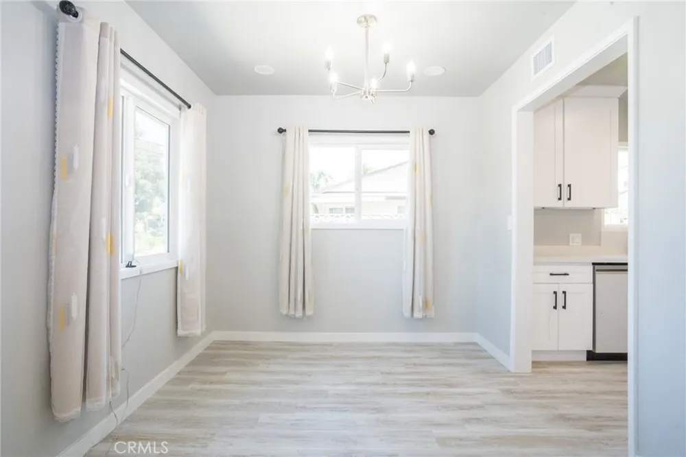 6152 Oak Temple City, CA 91780
