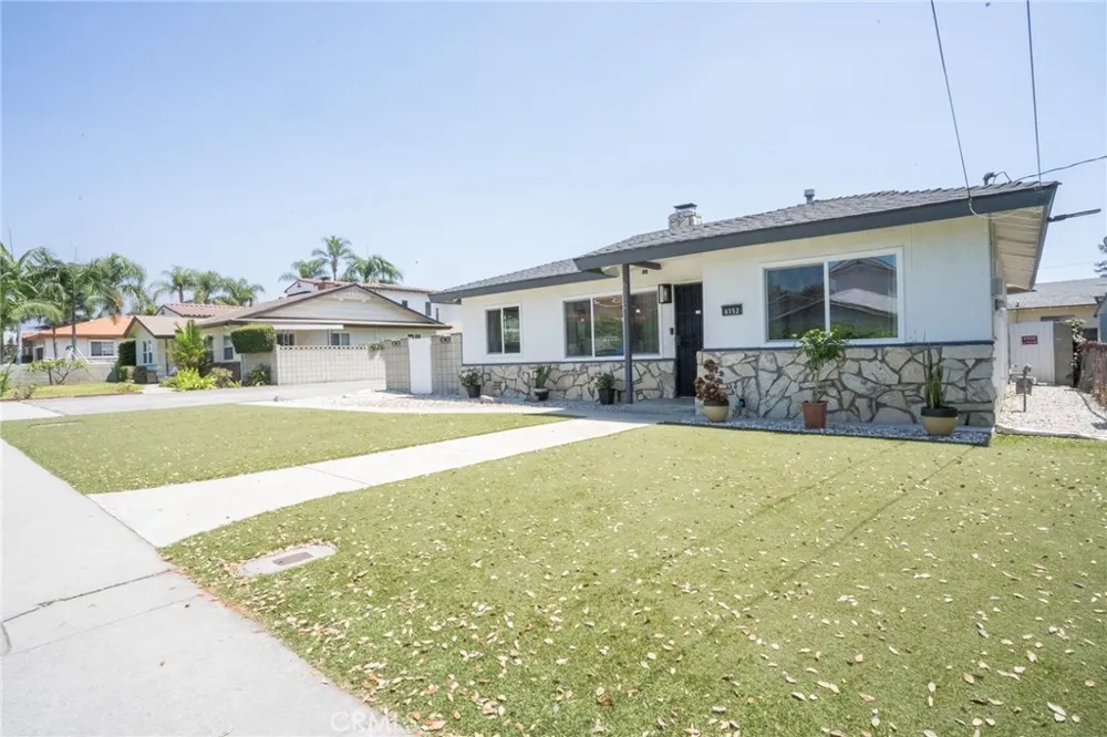 6152 Oak Temple City, CA 91780