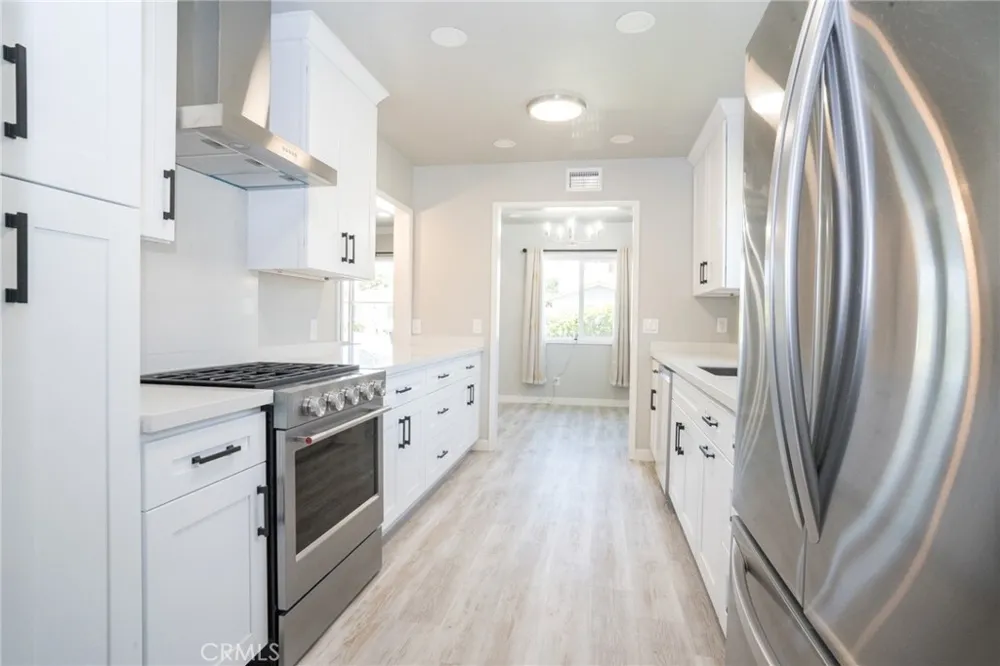 6152 Oak Temple City, CA 91780
