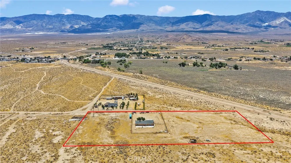 32480 Wren Lucerne Valley, CA 92356