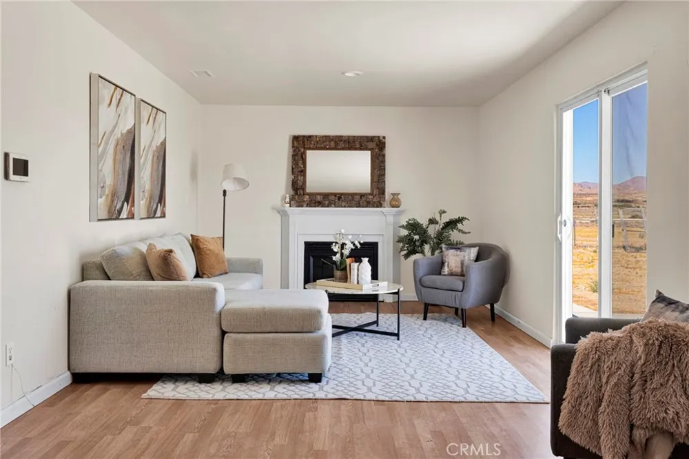32480 Wren Lucerne Valley, CA 92356