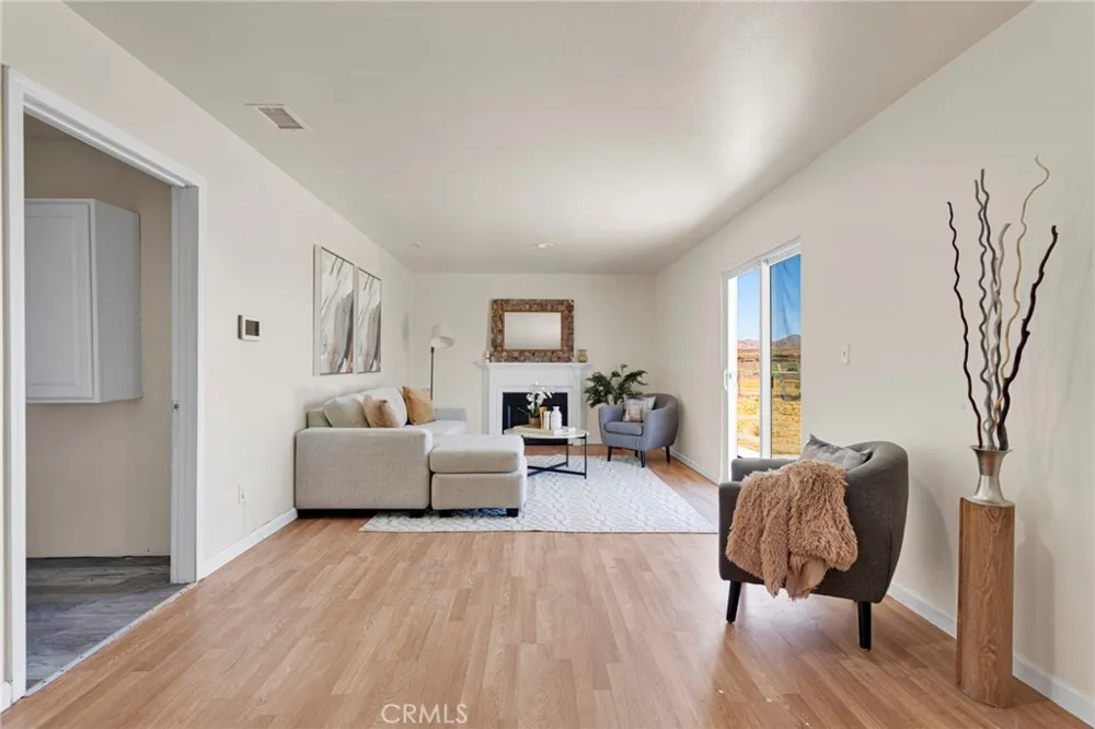 32480 Wren Lucerne Valley, CA 92356