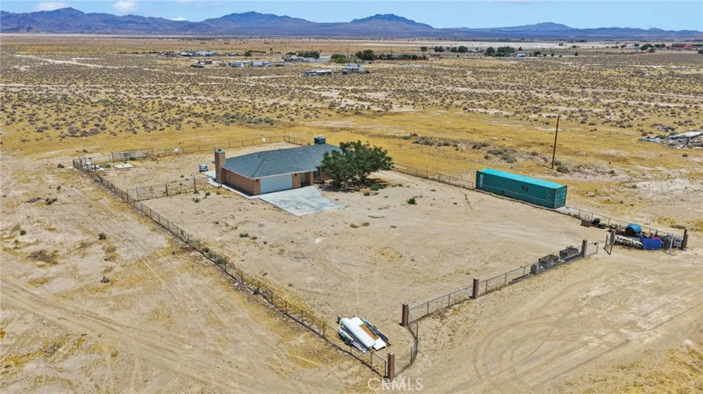 32480 Wren Lucerne Valley, CA 92356