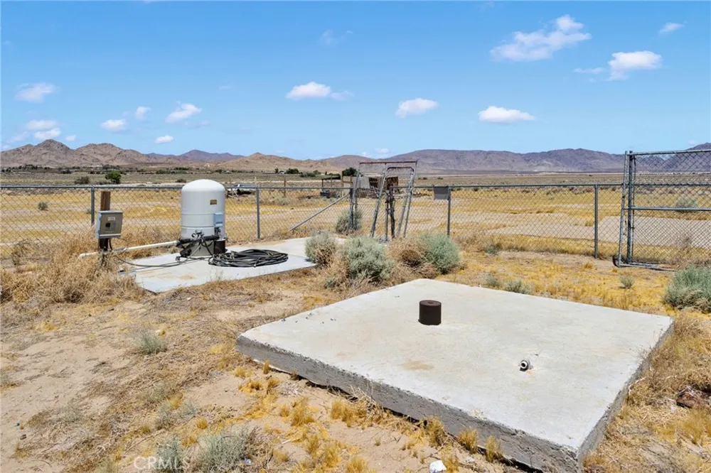 32480 Wren Lucerne Valley, CA 92356