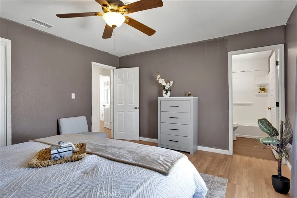32480 Wren Lucerne Valley, CA 92356