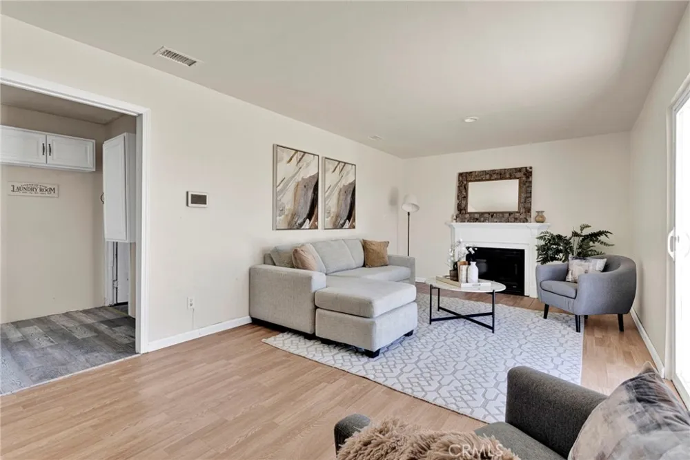 32480 Wren Lucerne Valley, CA 92356