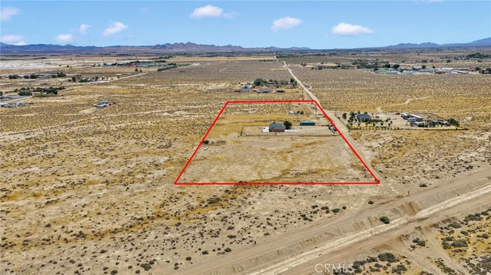 32480 Wren Lucerne Valley, CA 92356