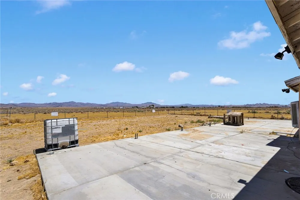 32480 Wren Lucerne Valley, CA 92356