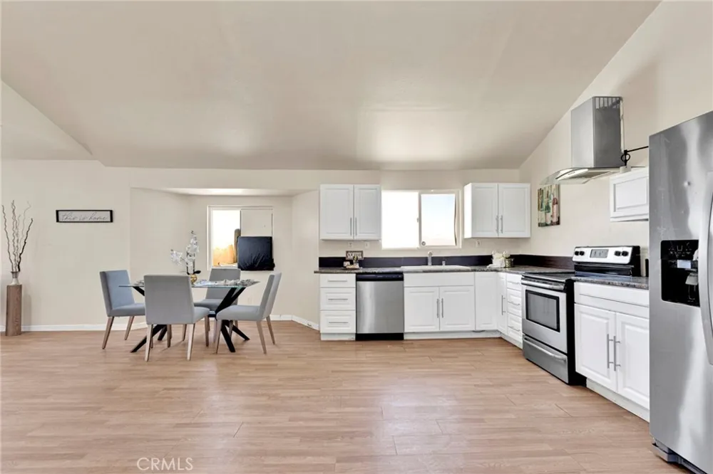 32480 Wren Lucerne Valley, CA 92356