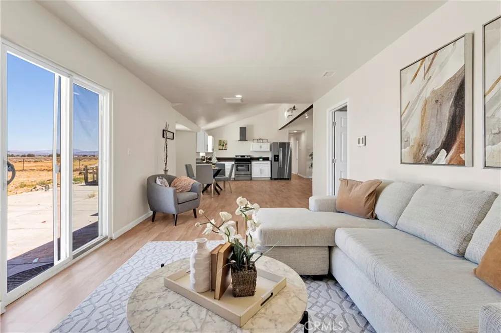 32480 Wren Lucerne Valley, CA 92356