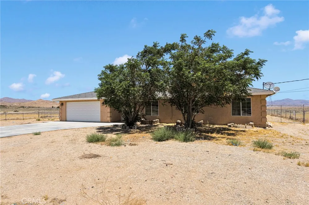 32480 Wren Lucerne Valley, CA 92356