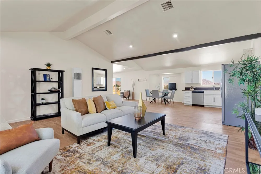 32480 Wren Lucerne Valley, CA 92356