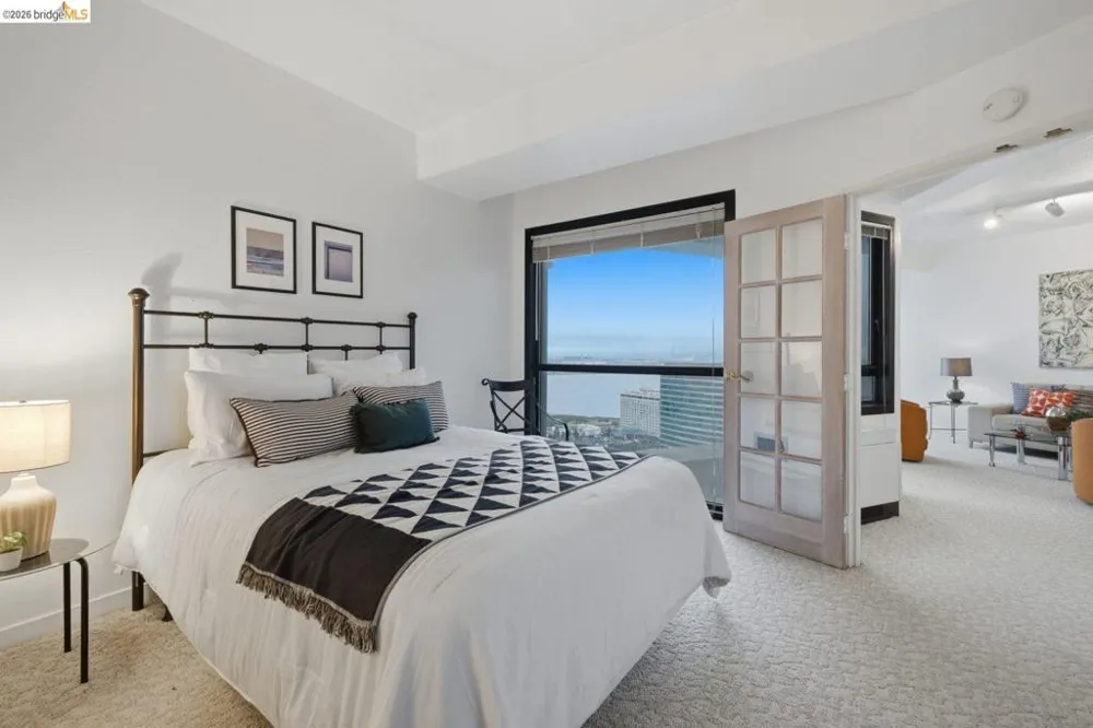 6363 Christie Ave #2701 Emeryville, CA 94608