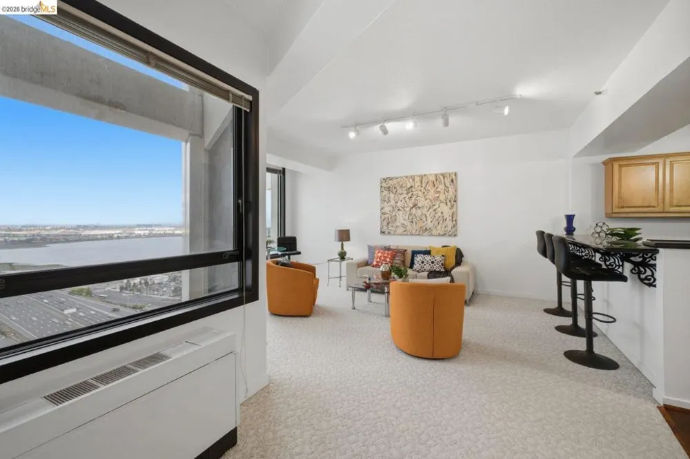 6363 Christie Ave #2701 Emeryville, CA 94608