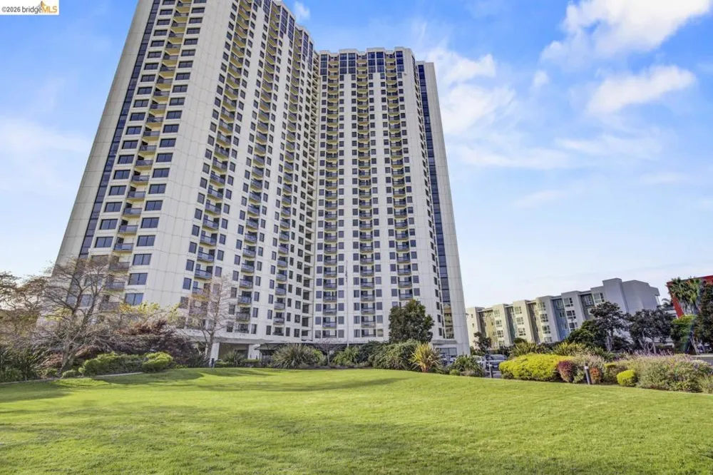 6363 Christie Ave #2701 Emeryville, CA 94608