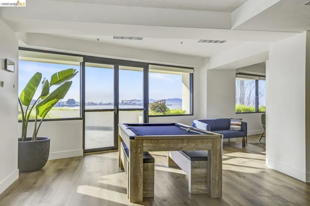 6363 Christie Ave #2701 Emeryville, CA 94608