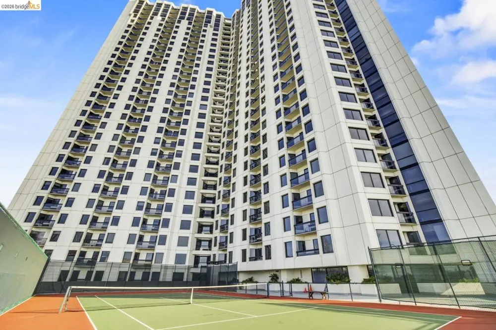 6363 Christie Ave #2701 Emeryville, CA 94608