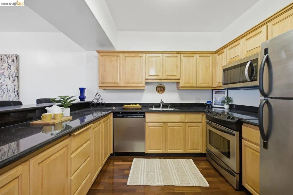 6363 Christie Ave #2701 Emeryville, CA 94608