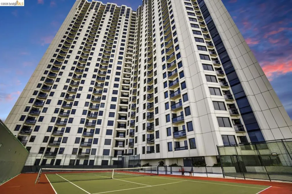 6363 Christie Ave #2701 Emeryville, CA 94608