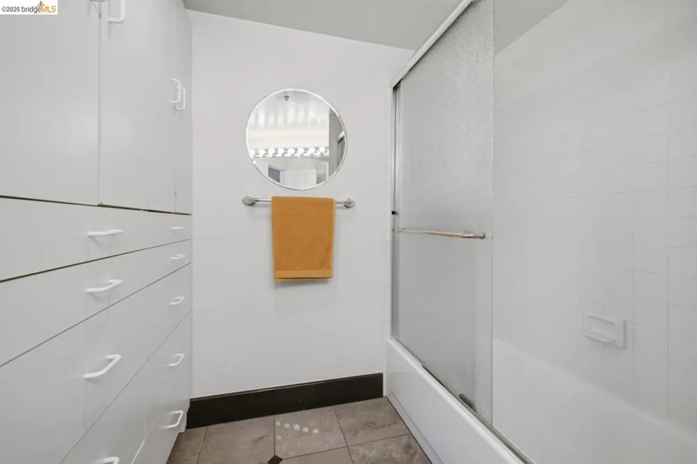6363 Christie Ave #2701 Emeryville, CA 94608