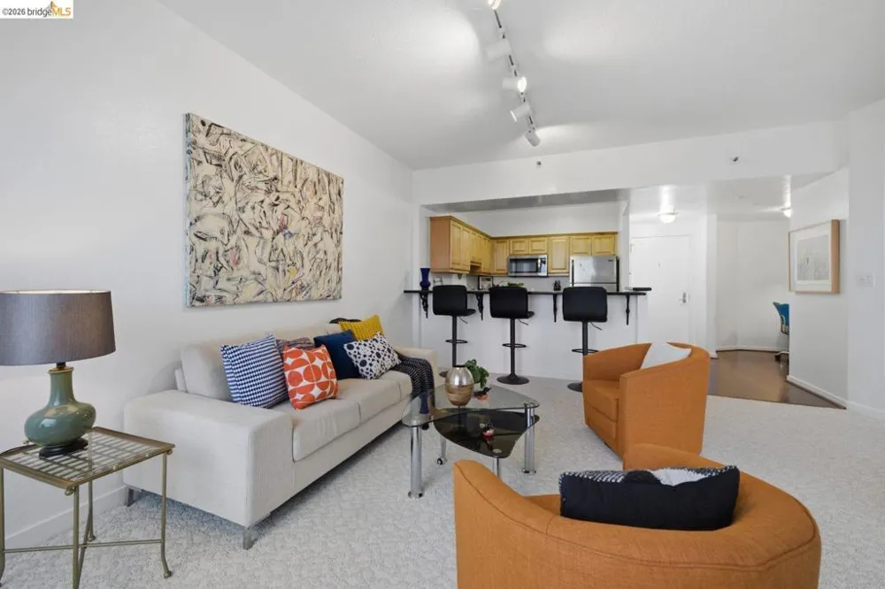 6363 Christie Ave #2701 Emeryville, CA 94608