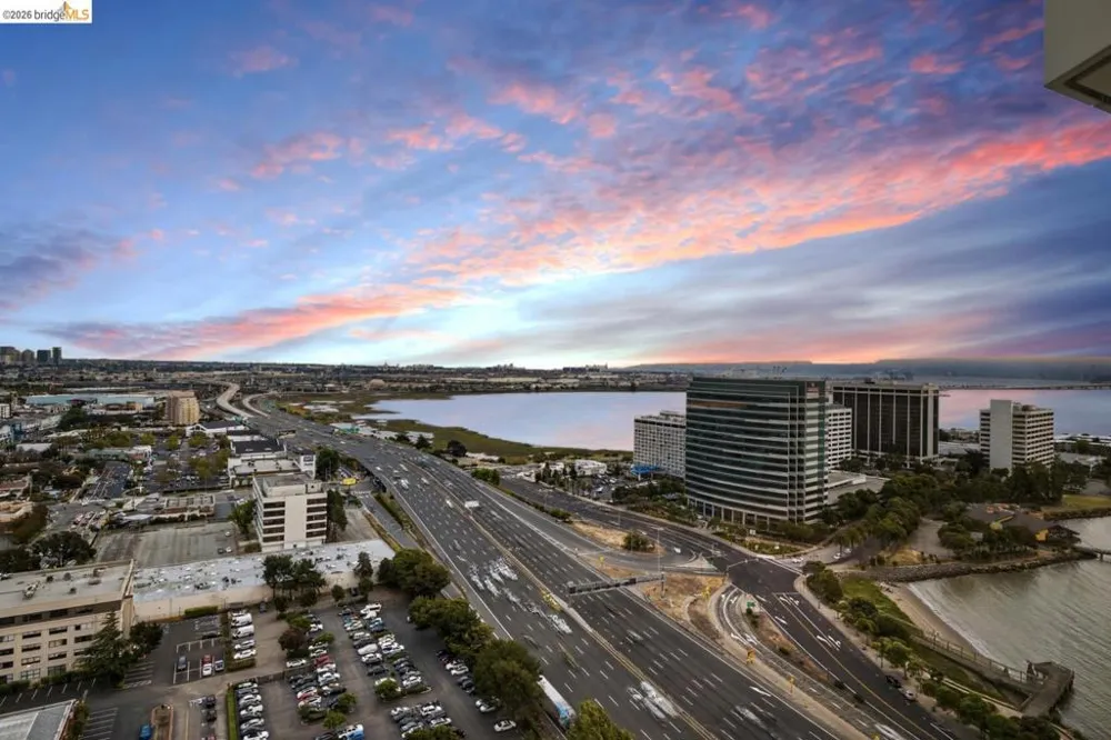 6363 Christie Ave #2701 Emeryville, CA 94608
