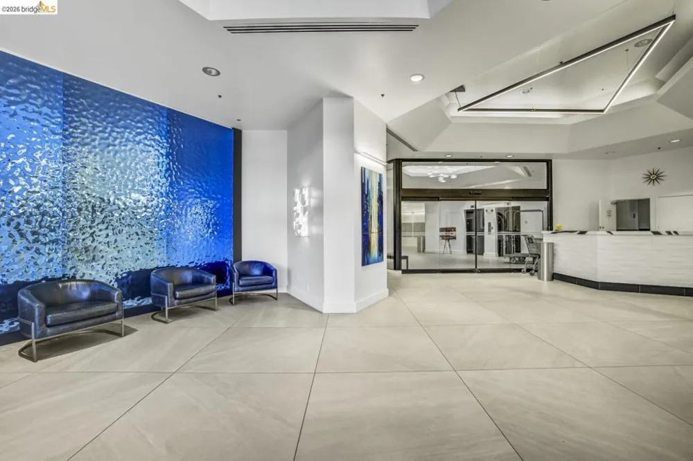6363 Christie Ave #2701 Emeryville, CA 94608