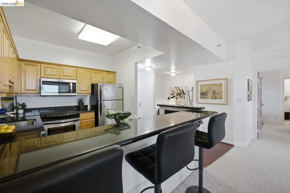 6363 Christie Ave #2701 Emeryville, CA 94608