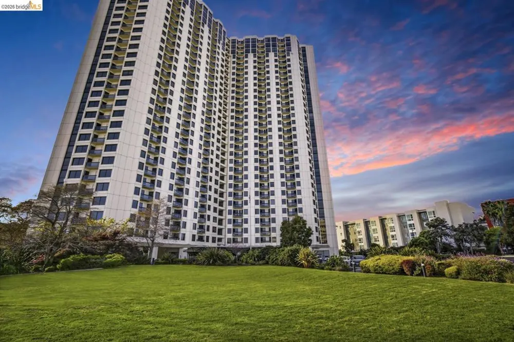 6363 Christie Ave #2701 Emeryville, CA 94608