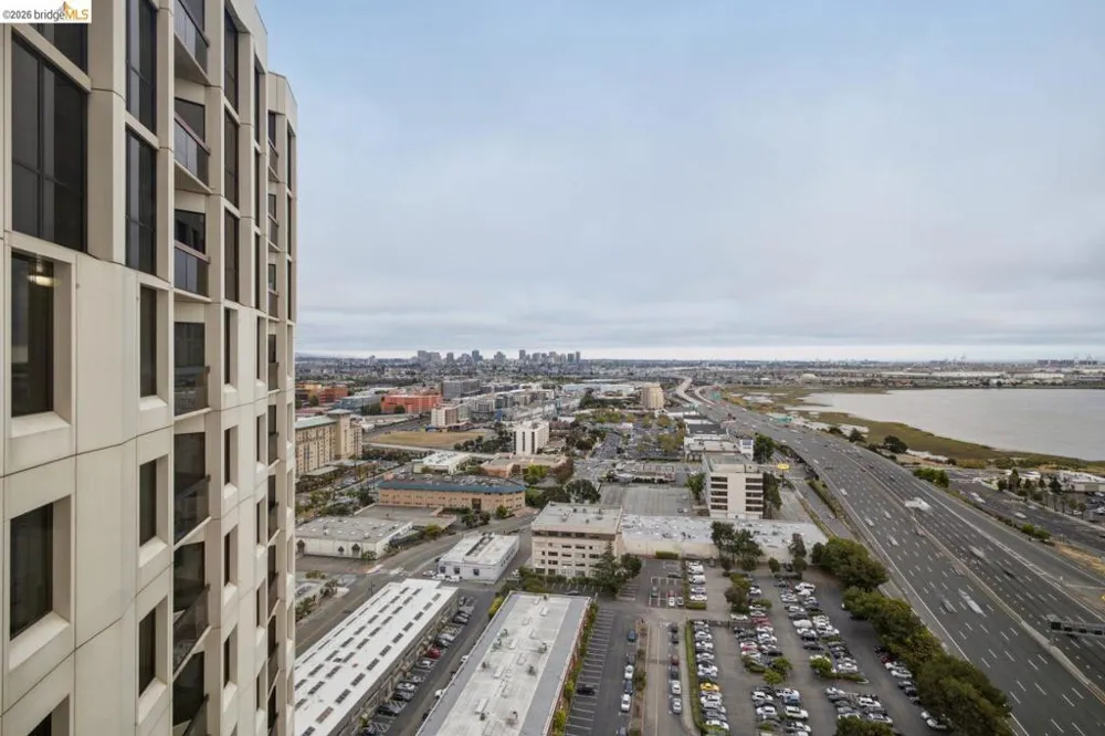 6363 Christie Ave #2701 Emeryville, CA 94608