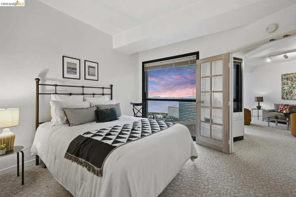 6363 Christie Ave #2701 Emeryville, CA 94608