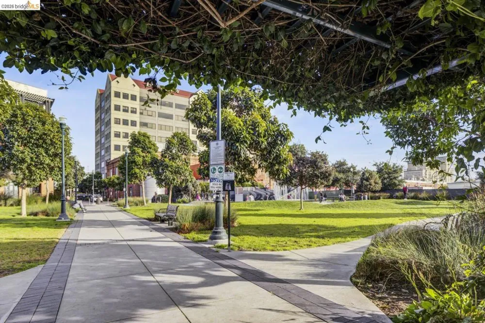 6363 Christie Ave #2701 Emeryville, CA 94608